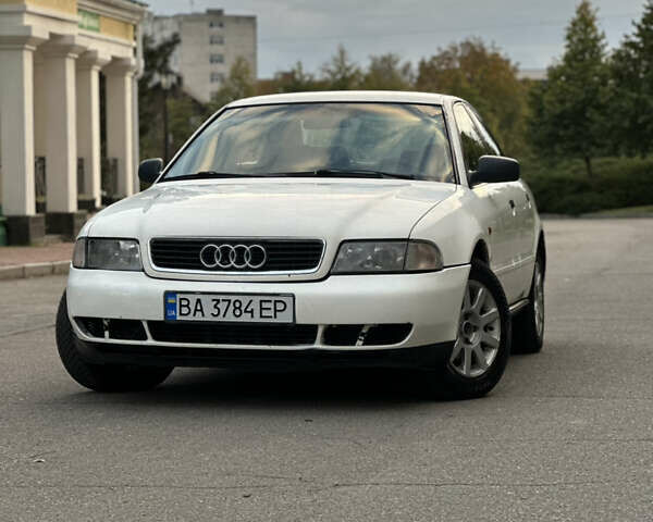 Белый Ауди А4, объемом двигателя 1.8 л и пробегом 270 тыс. км за 2700 $, фото 4 на Automoto.ua