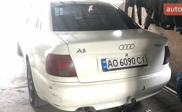 Белый Ауди А4, объемом двигателя 1.78 л и пробегом 340 тыс. км за 2700 $, фото 1 на Automoto.ua