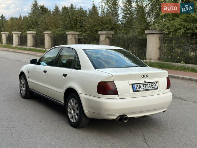 Белый Ауди А4, объемом двигателя 1.8 л и пробегом 270 тыс. км за 2700 $, фото 11 на Automoto.ua