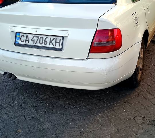 Білий Ауді А4, об'ємом двигуна 1.9 л та пробігом 290 тис. км за 2000 $, фото 8 на Automoto.ua