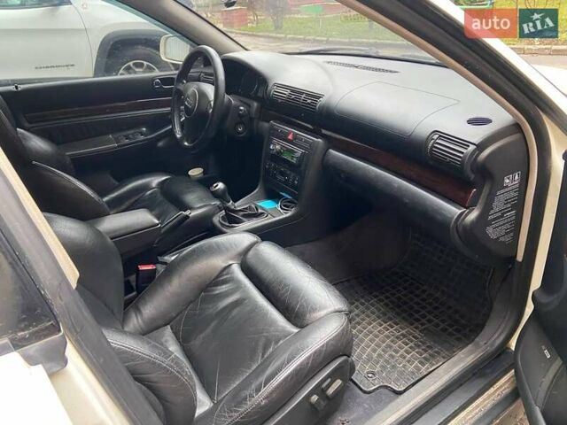 Білий Ауді А4, об'ємом двигуна 1.9 л та пробігом 280 тис. км за 3200 $, фото 5 на Automoto.ua