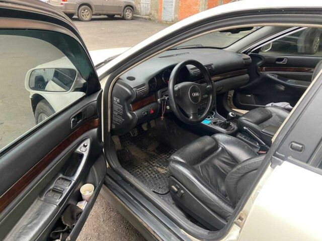 Белый Ауди А4, объемом двигателя 1.9 л и пробегом 280 тыс. км за 3200 $, фото 3 на Automoto.ua