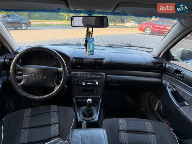 Белый Ауди А4, объемом двигателя 1.78 л и пробегом 443 тыс. км за 2800 $, фото 9 на Automoto.ua