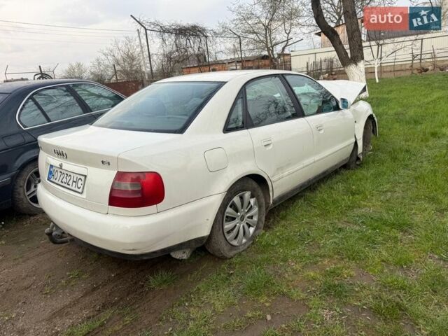 Білий Ауді А4, об'ємом двигуна 1.9 л та пробігом 300 тис. км за 1000 $, фото 2 на Automoto.ua