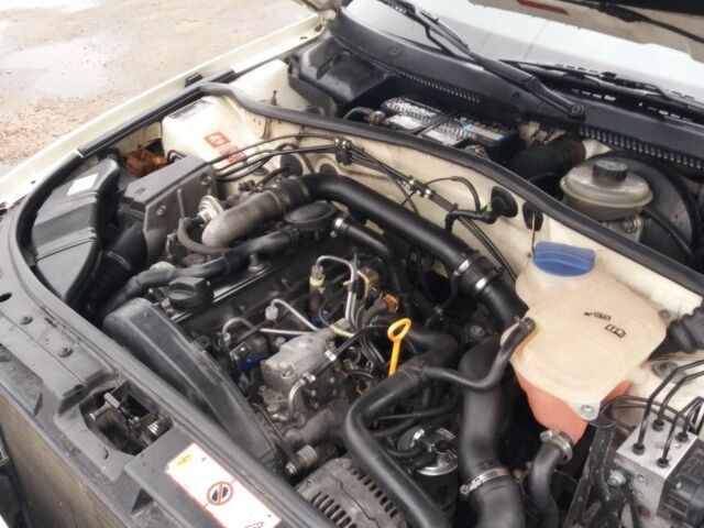 Білий Ауді А4, об'ємом двигуна 1.9 л та пробігом 415 тис. км за 3200 $, фото 17 на Automoto.ua