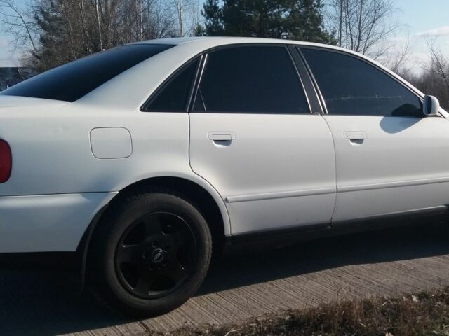 Білий Ауді А4, об'ємом двигуна 1.9 л та пробігом 415 тис. км за 3200 $, фото 1 на Automoto.ua