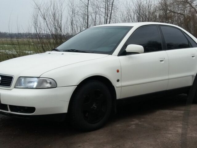 Білий Ауді А4, об'ємом двигуна 1.9 л та пробігом 415 тис. км за 3200 $, фото 18 на Automoto.ua