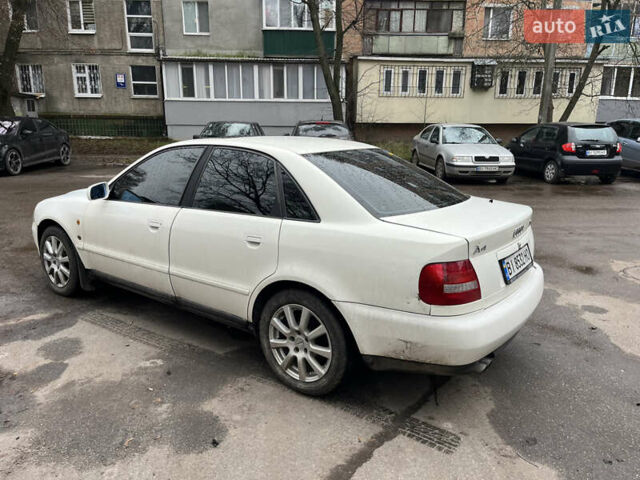 Белый Ауди А4, объемом двигателя 1.78 л и пробегом 320 тыс. км за 2100 $, фото 4 на Automoto.ua