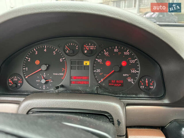 Белый Ауди А4, объемом двигателя 1.78 л и пробегом 320 тыс. км за 2100 $, фото 16 на Automoto.ua