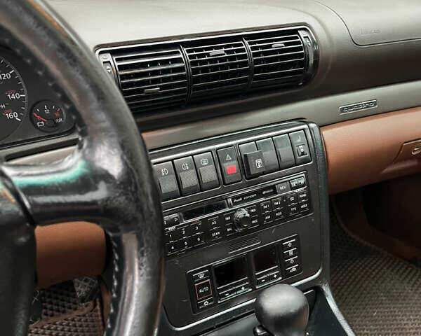 Белый Ауди А4, объемом двигателя 1.78 л и пробегом 320 тыс. км за 2100 $, фото 12 на Automoto.ua