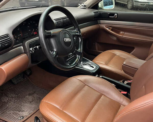 Белый Ауди А4, объемом двигателя 1.78 л и пробегом 320 тыс. км за 2100 $, фото 10 на Automoto.ua