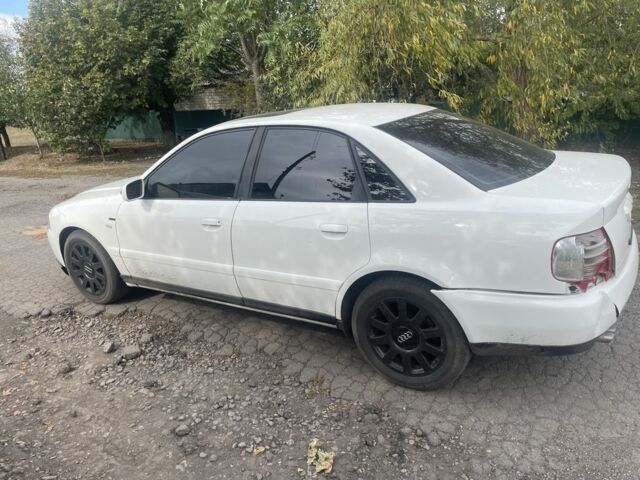 Білий Ауді А4, об'ємом двигуна 1.8 л та пробігом 50 тис. км за 4000 $, фото 3 на Automoto.ua