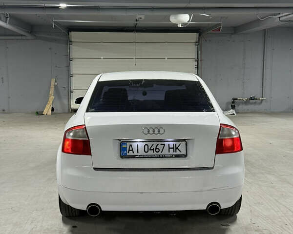 Белый Ауди А4, объемом двигателя 2.4 л и пробегом 200 тыс. км за 3500 $, фото 2 на Automoto.ua
