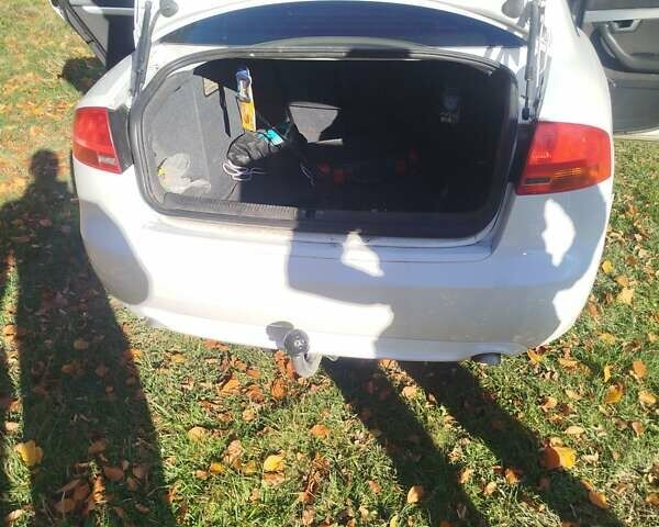 Белый Ауди А4, объемом двигателя 1.97 л и пробегом 285 тыс. км за 7300 $, фото 7 на Automoto.ua