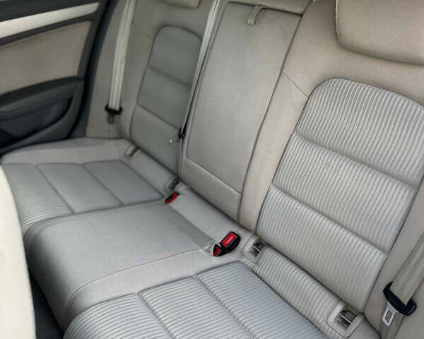 Белый Ауди А4, объемом двигателя 0 л и пробегом 320 тыс. км за 8200 $, фото 9 на Automoto.ua