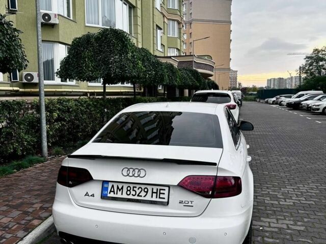 Белый Ауди А4, объемом двигателя 2 л и пробегом 145 тыс. км за 8900 $, фото 1 на Automoto.ua
