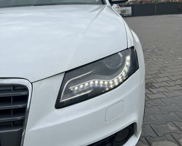 Ауди А4 2008 в Хмельницком на Automoto.ua Белый Ауди А4, объемом двигателя 1.97 л и пробегом 244 тыс. км за 8500 $, фото 7 на Automoto.ua