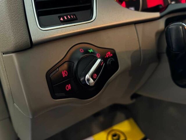 Белый Ауди А4, объемом двигателя 2 л и пробегом 280 тыс. км за 8499 $, фото 12 на Automoto.ua