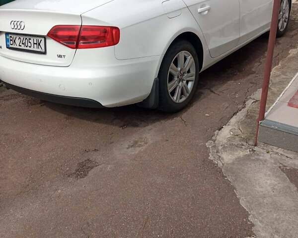 Белый Ауди А4, объемом двигателя 1.8 л и пробегом 238 тыс. км за 9700 $, фото 4 на Automoto.ua