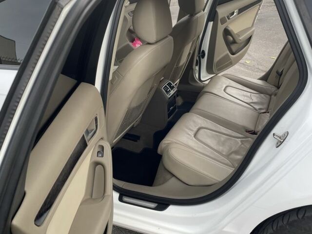 Белый Ауди А4, объемом двигателя 2 л и пробегом 298 тыс. км за 9900 $, фото 7 на Automoto.ua