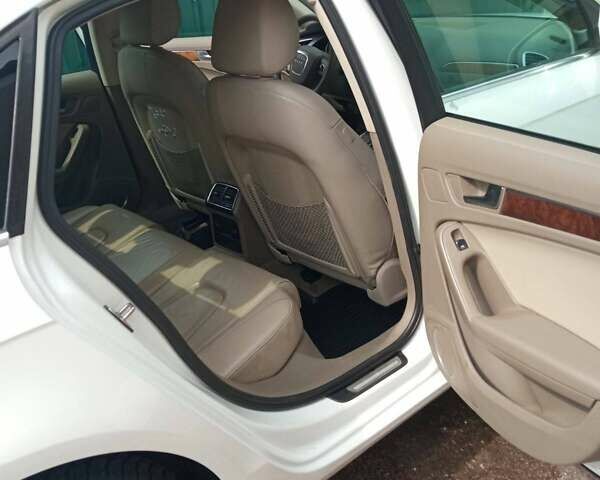 Белый Ауди А4, объемом двигателя 1.8 л и пробегом 238 тыс. км за 9700 $, фото 2 на Automoto.ua