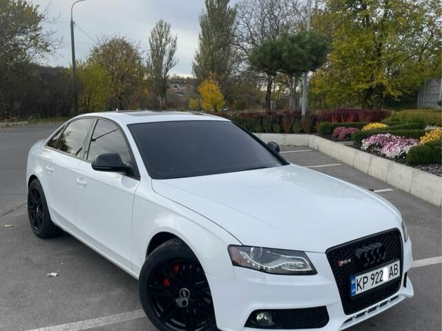 Белый Ауди А4, объемом двигателя 2 л и пробегом 298 тыс. км за 9900 $, фото 2 на Automoto.ua