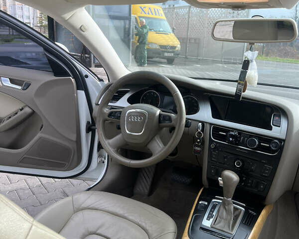Білий Ауді А4, об'ємом двигуна 2 л та пробігом 280 тис. км за 8200 $, фото 5 на Automoto.ua