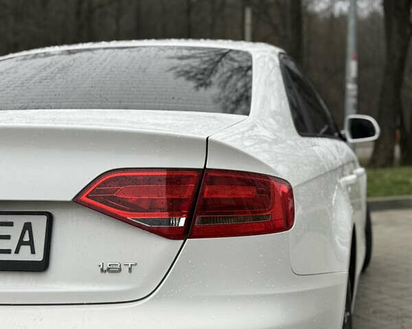 Белый Ауди А4, объемом двигателя 1.8 л и пробегом 152 тыс. км за 8300 $, фото 11 на Automoto.ua
