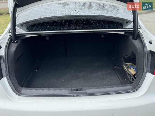 Белый Ауди А4, объемом двигателя 1.8 л и пробегом 152 тыс. км за 8300 $, фото 9 на Automoto.ua