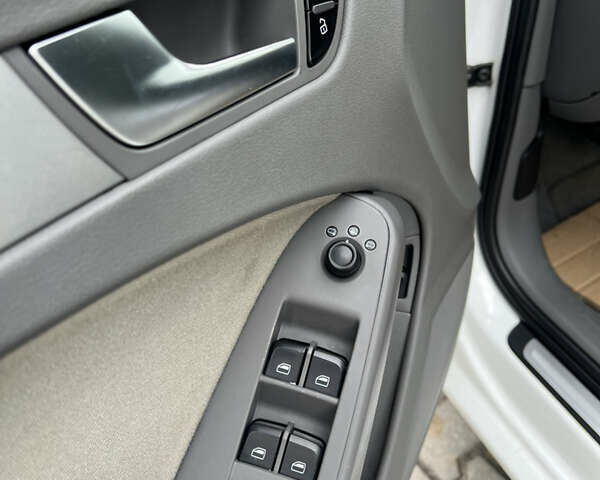 Белый Ауди А4, объемом двигателя 1.97 л и пробегом 244 тыс. км за 8500 $, фото 8 на Automoto.ua