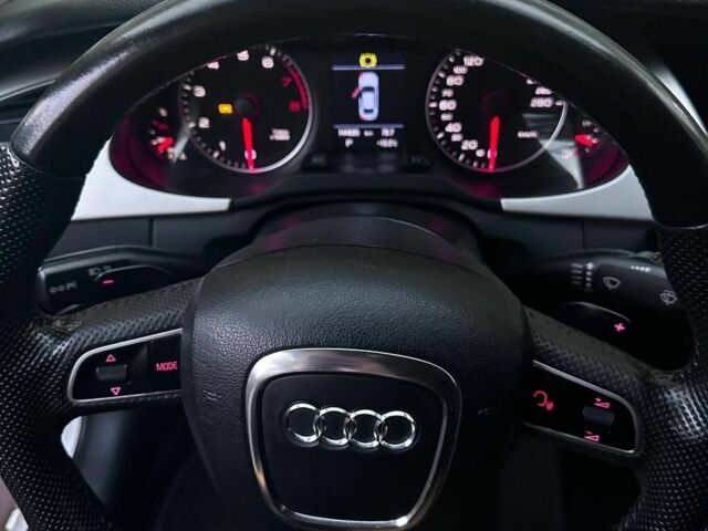 Белый Ауди А4, объемом двигателя 2 л и пробегом 145 тыс. км за 8900 $, фото 7 на Automoto.ua