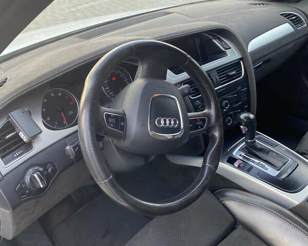 Белый Ауди А4, объемом двигателя 1.8 л и пробегом 264 тыс. км за 8500 $, фото 9 на Automoto.ua