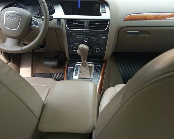 Белый Ауди А4, объемом двигателя 1.8 л и пробегом 238 тыс. км за 9700 $, фото 3 на Automoto.ua