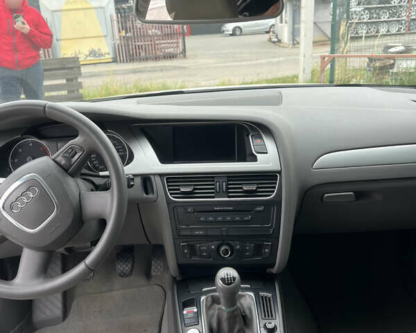 Ауди А4 2008 в Хмельницком на Automoto.ua Белый Ауди А4, объемом двигателя 1.97 л и пробегом 244 тыс. км за 8500 $, фото 17 на Automoto.ua