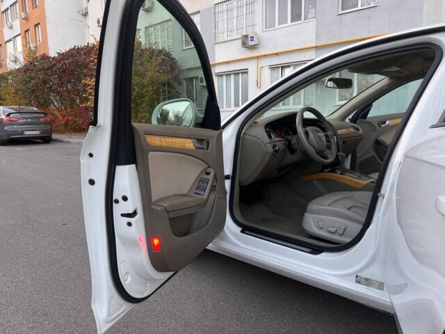 Білий Ауді А4, об'ємом двигуна 1.98 л та пробігом 0 тис. км за 8700 $, фото 10 на Automoto.ua