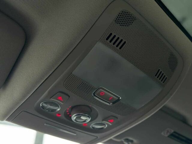 Белый Ауди А4, объемом двигателя 2 л и пробегом 280 тыс. км за 8499 $, фото 18 на Automoto.ua