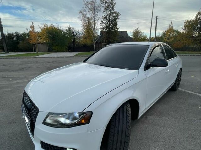 Белый Ауди А4, объемом двигателя 2 л и пробегом 298 тыс. км за 9900 $, фото 3 на Automoto.ua