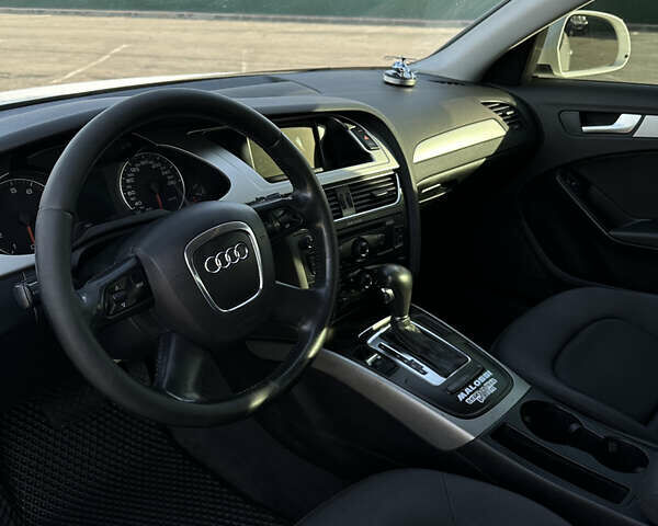 Ауди А4 2008 в Александрие на Automoto.ua Белый Ауди А4, объемом двигателя 1.8 л и пробегом 339 тыс. км за 7950 $, фото 9 на Automoto.ua