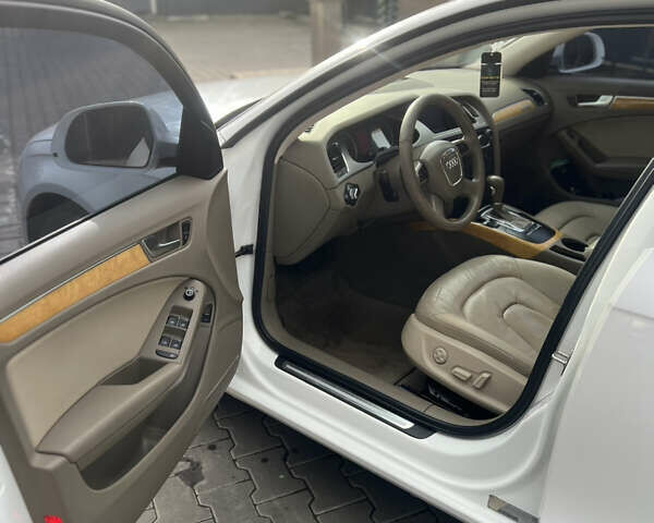 Білий Ауді А4, об'ємом двигуна 2 л та пробігом 280 тис. км за 8200 $, фото 12 на Automoto.ua