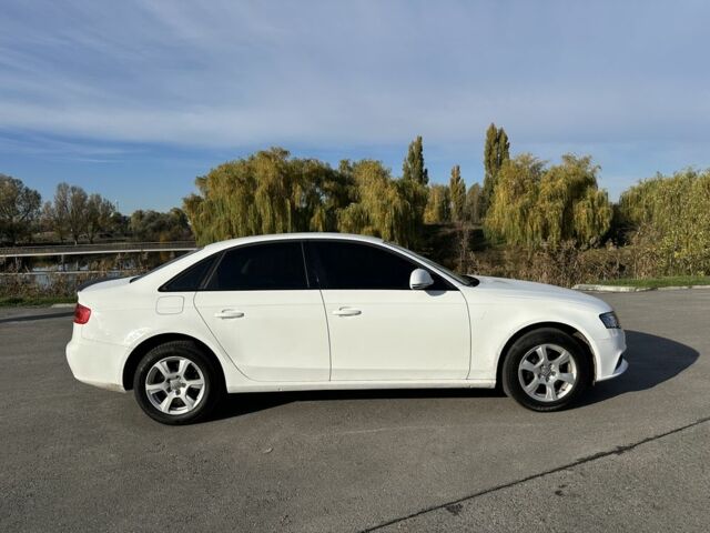 Ауди А4 2008 в Александрие на Automoto.ua Белый Ауди А4, объемом двигателя 1.8 л и пробегом 339 тыс. км за 8000 $, фото 1 на Automoto.ua