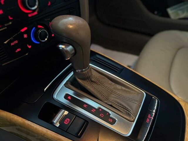 Белый Ауди А4, объемом двигателя 2 л и пробегом 280 тыс. км за 8499 $, фото 16 на Automoto.ua