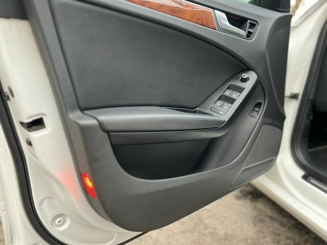 Белый Ауди А4, объемом двигателя 2 л и пробегом 295 тыс. км за 6700 $, фото 9 на Automoto.ua