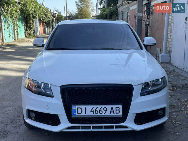 Белый Ауди А4, объемом двигателя 1.98 л и пробегом 236 тыс. км за 8400 $, фото 3 на Automoto.ua