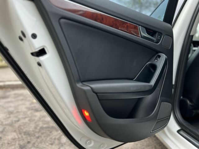 Белый Ауди А4, объемом двигателя 2 л и пробегом 295 тыс. км за 6700 $, фото 7 на Automoto.ua