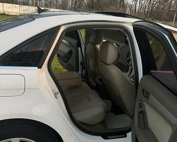 Білий Ауді А4, об'ємом двигуна 1.98 л та пробігом 270 тис. км за 7200 $, фото 14 на Automoto.ua