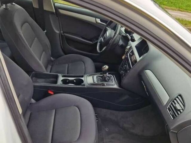 Белый Ауди А4, объемом двигателя 2 л и пробегом 310 тыс. км за 2200 $, фото 8 на Automoto.ua