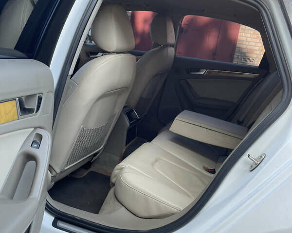 Белый Ауди А4, объемом двигателя 1.98 л и пробегом 236 тыс. км за 8400 $, фото 9 на Automoto.ua