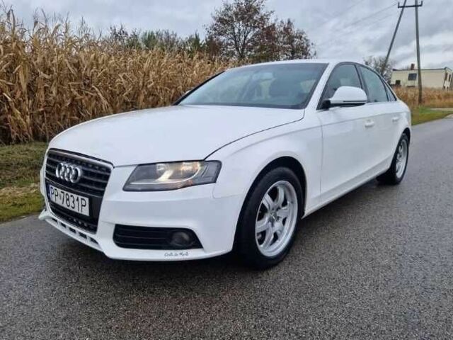 Белый Ауди А4, объемом двигателя 2 л и пробегом 310 тыс. км за 2200 $, фото 1 на Automoto.ua