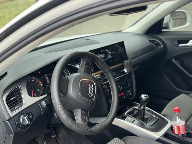 Белый Ауди А4, объемом двигателя 1.8 л и пробегом 152 тыс. км за 8300 $, фото 5 на Automoto.ua