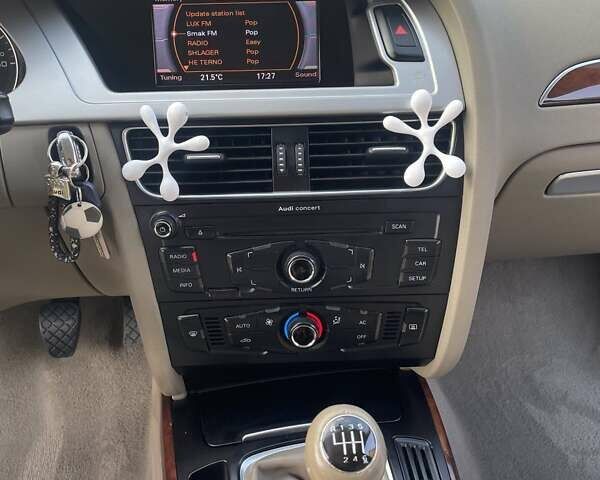 Ауді А4 2010 у Тернополі на Automoto.ua Білий Ауді А4, об'ємом двигуна 1.97 л та пробігом 270 тис. км за 10200 $, фото 6 на Automoto.ua
